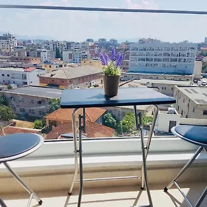 Rovena's - Free Parking Apartment